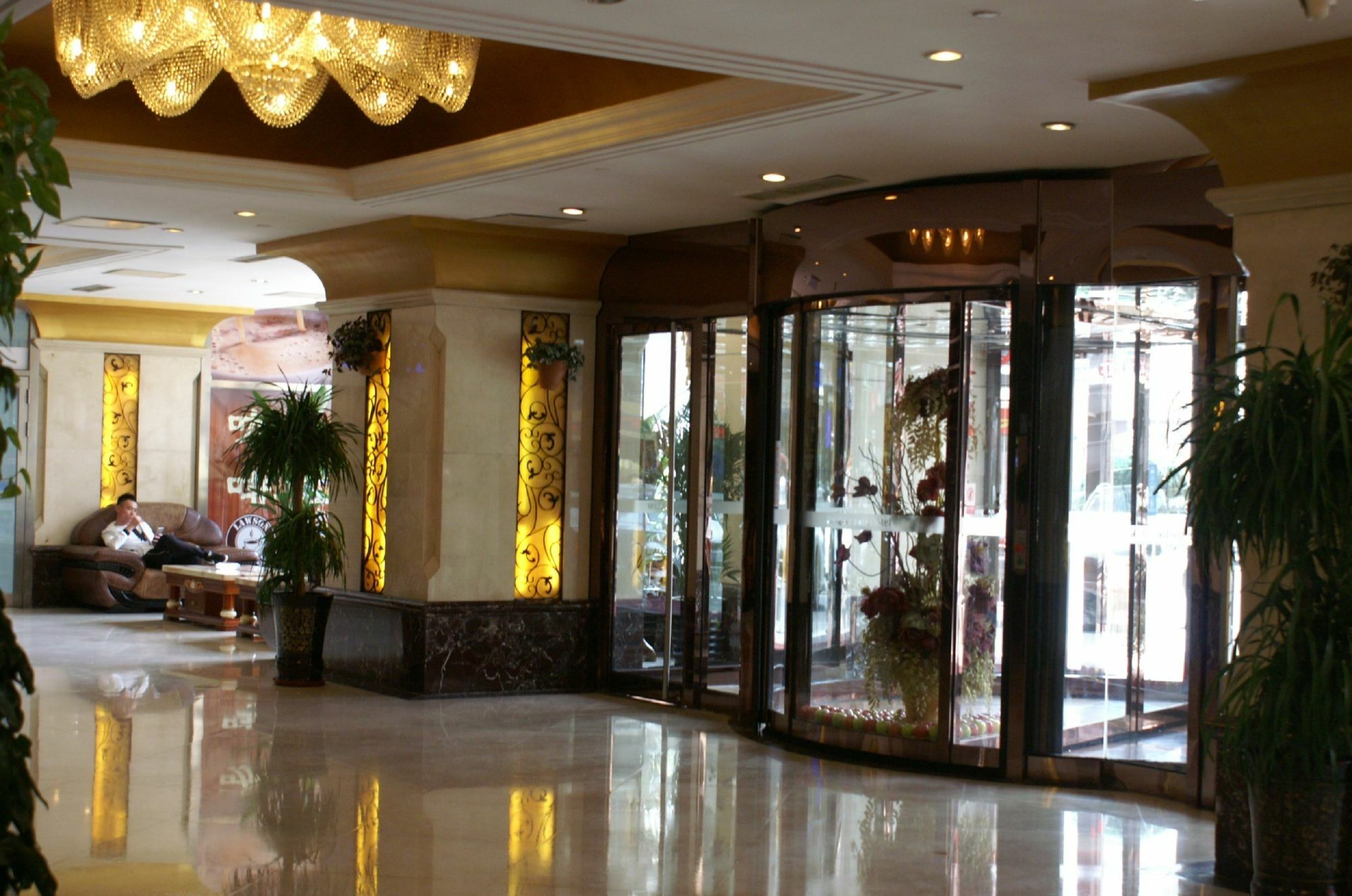 Dalian New Garden Hotel Exterior photo